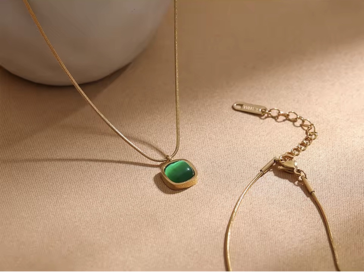 Cushion-Cut Green Malachite Gold Snake Chain Pendant Necklace