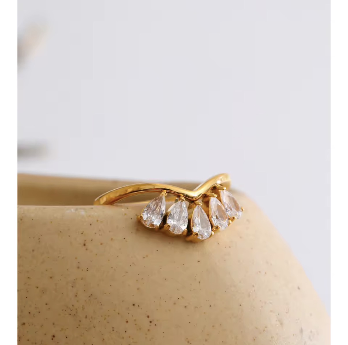 Elegant tear drop diamonds versatile ring