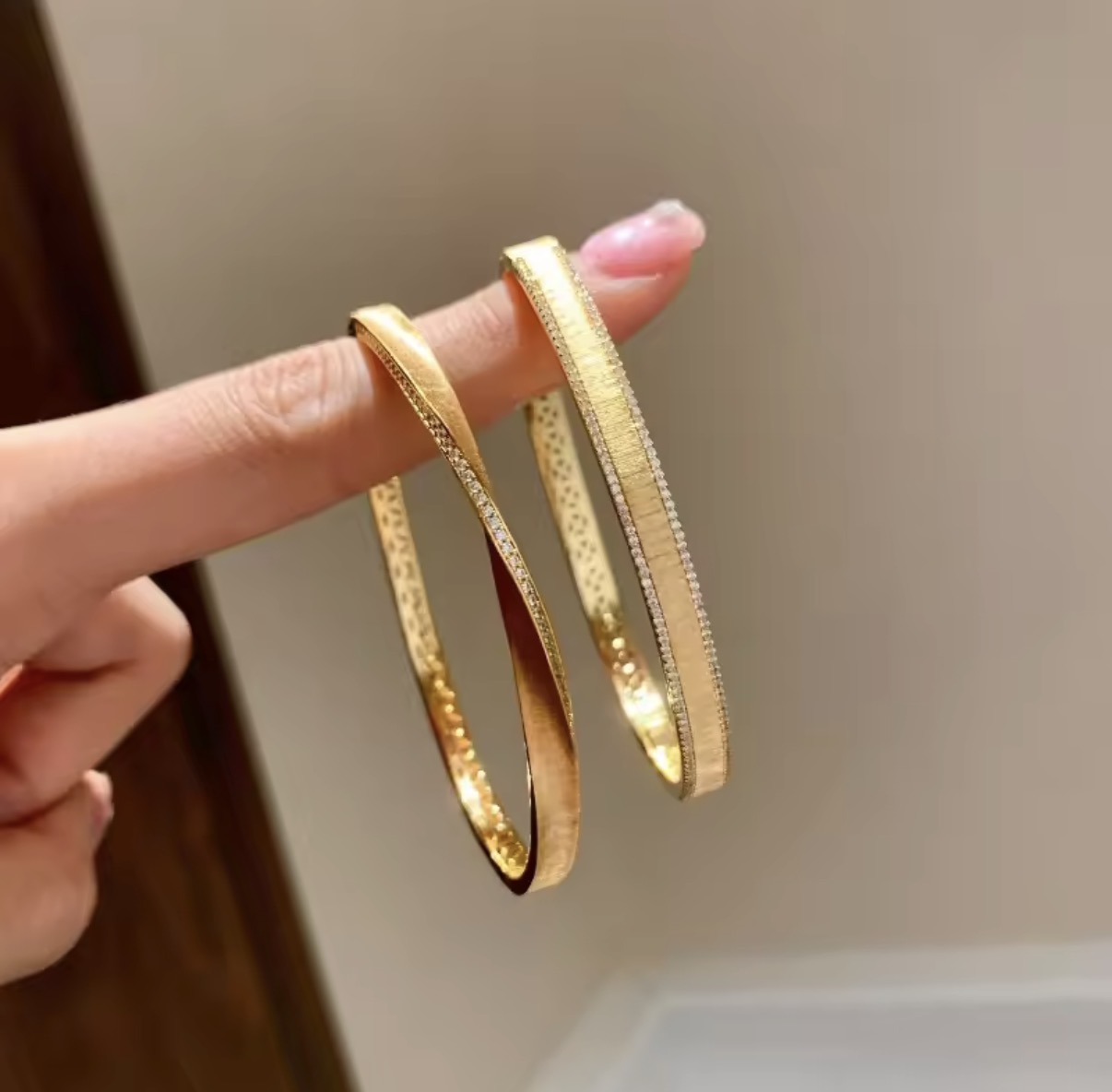 Antique gold polish bracelet bangle