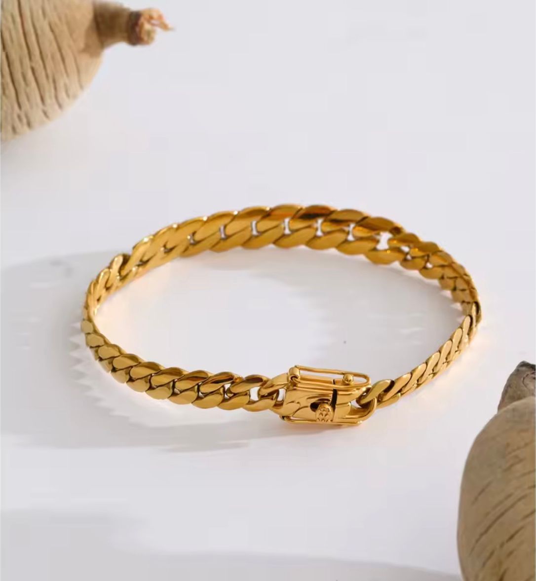 Classic Cuban Link Gold Chain Bracelet