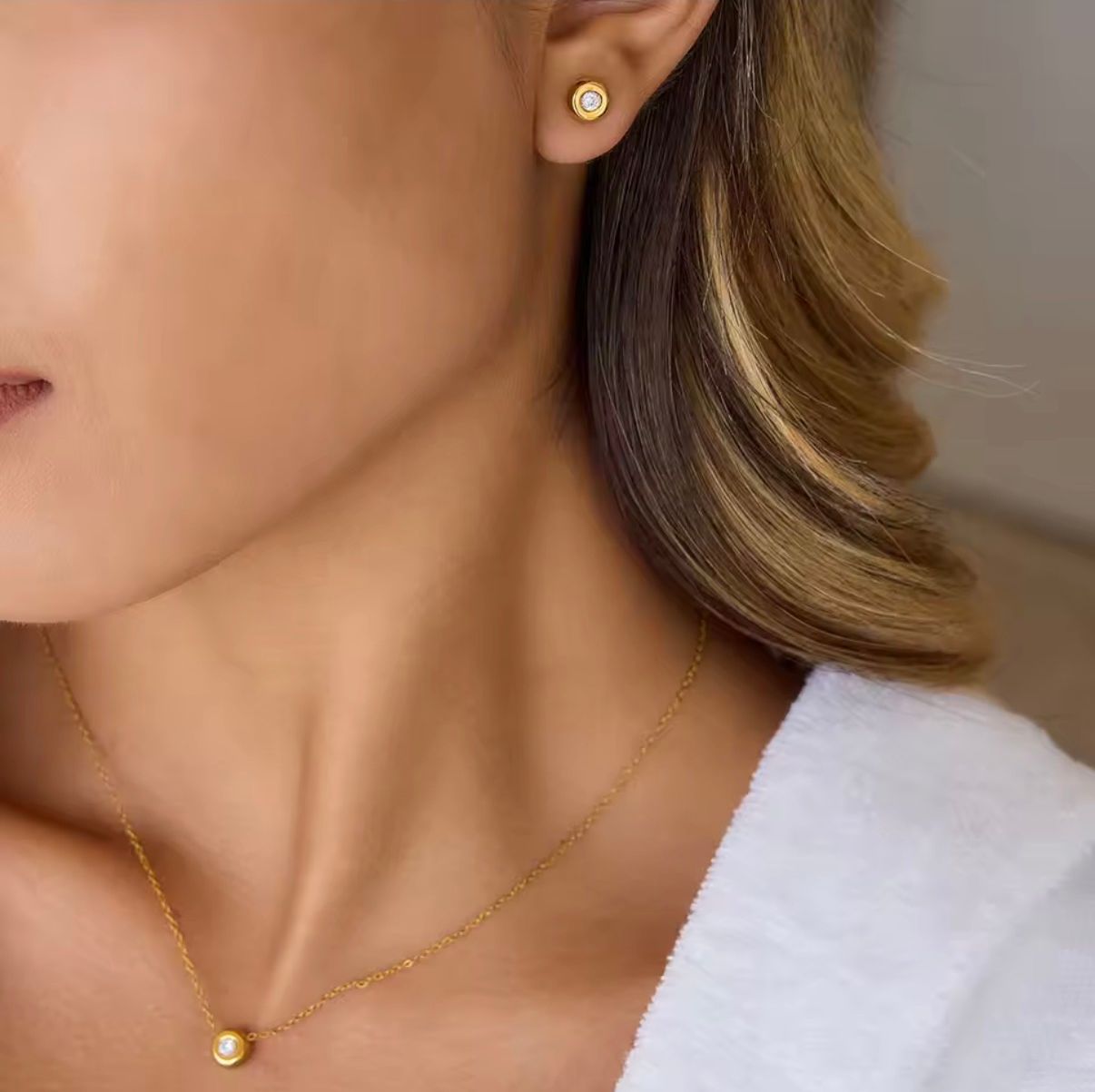Bezel Solitaire Crystal Gold Pendant Necklace & Stud Earrings Jewelry Set